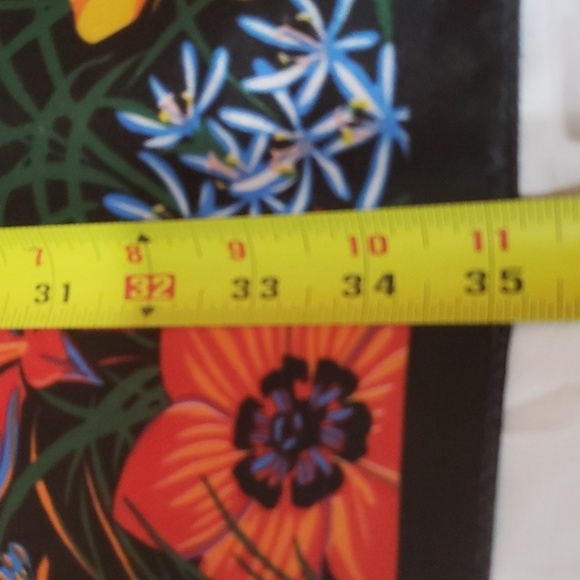 1290- Vibrant Zebra & Floral Print Women’s Scarf 100% Polyester 35”x34” NWT - Picture 5 of 8